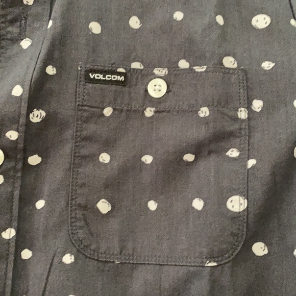 Volcom Boys Size Medium (sz10-12) button up shirt - Picture 2 of 4